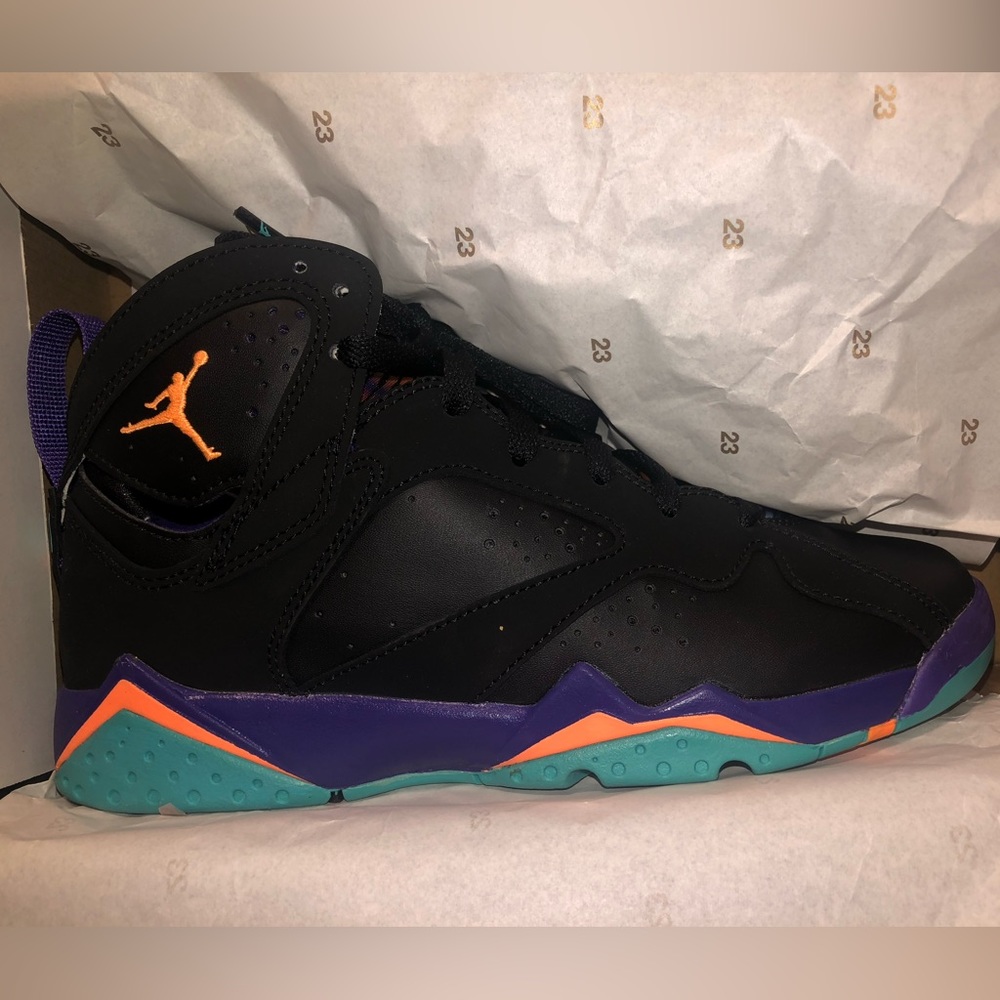 Jordan 7 Lola bunny size 6.5Y